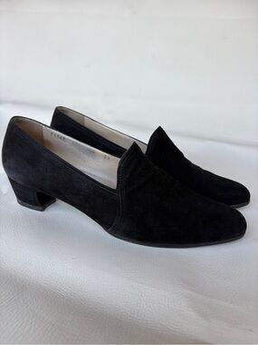 Vintage Cole Haan Black Suede loafer